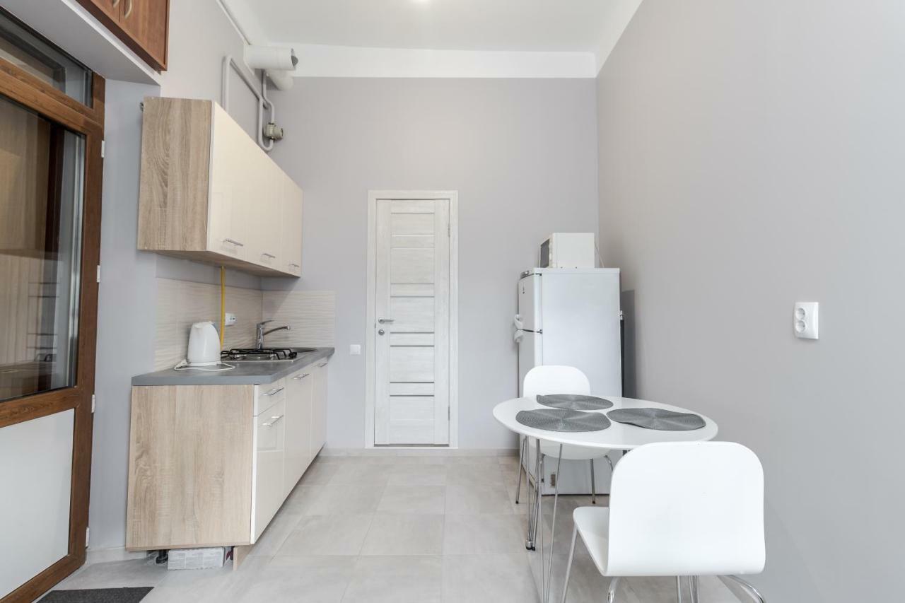 Midwheel Apartment 9 Lviv Bagian luar foto