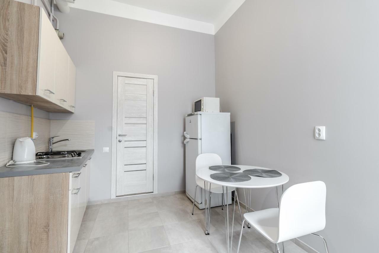 Midwheel Apartment 9 Lviv Bagian luar foto